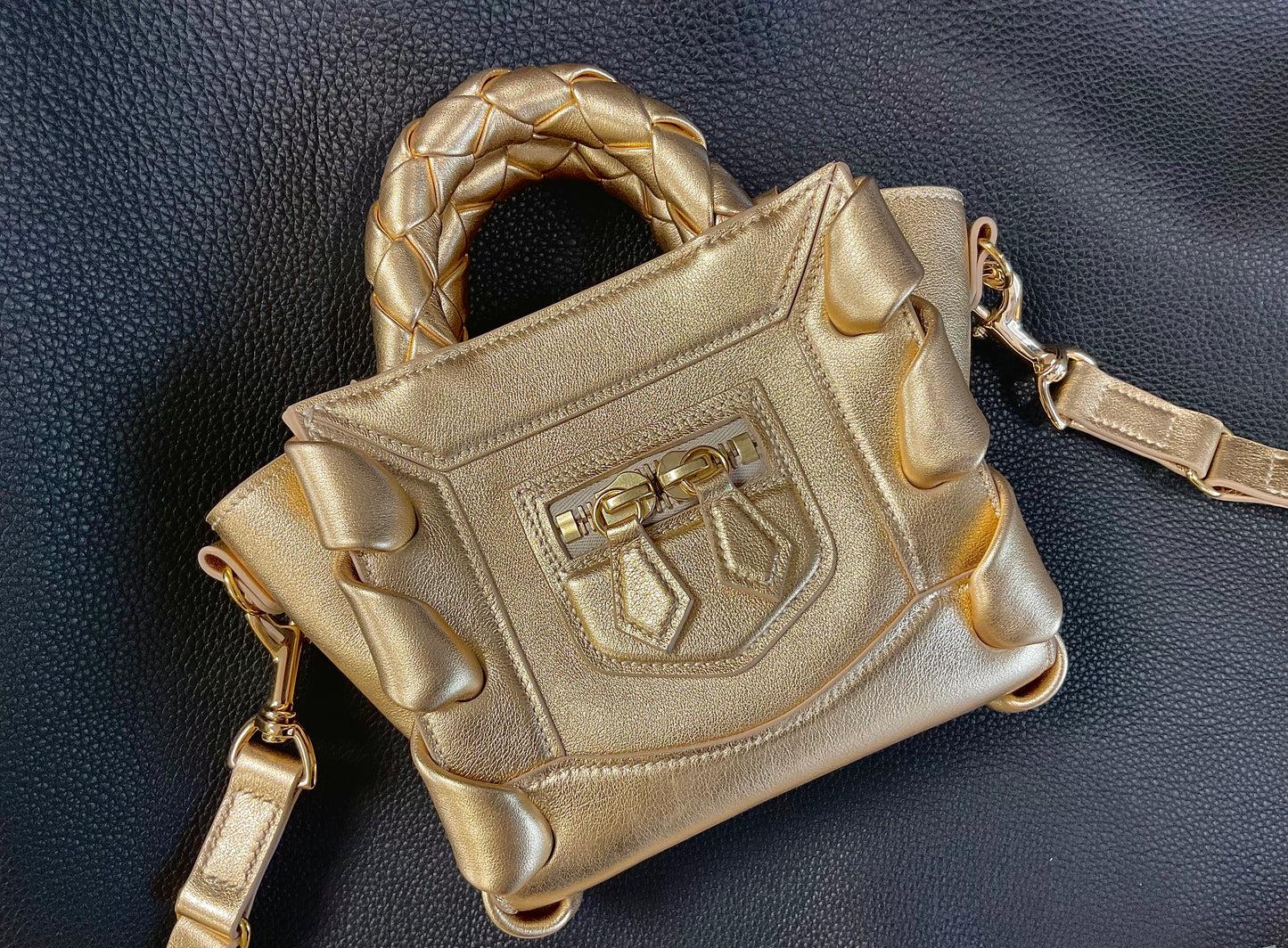 Le Liane de Cuir Gold (pièce unique)